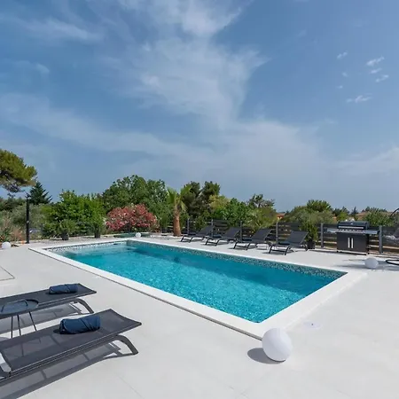 Bella Vista **** Villa